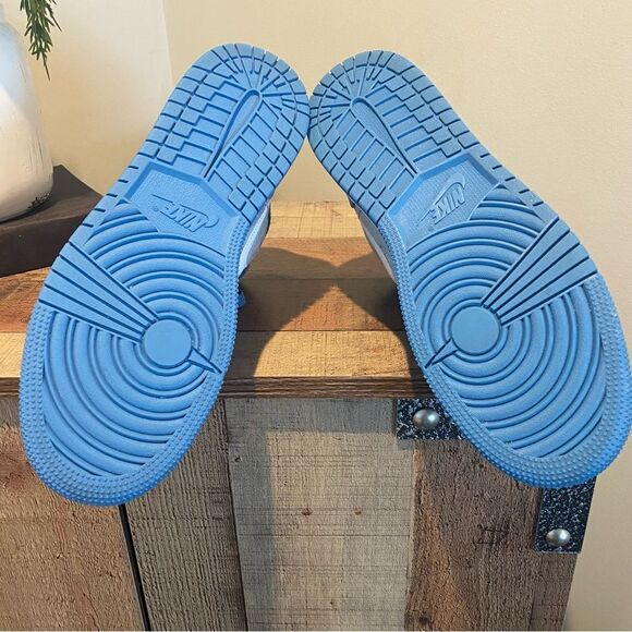 NWOB Jordan 1 mid Washed Denim - Picture 6 of 8